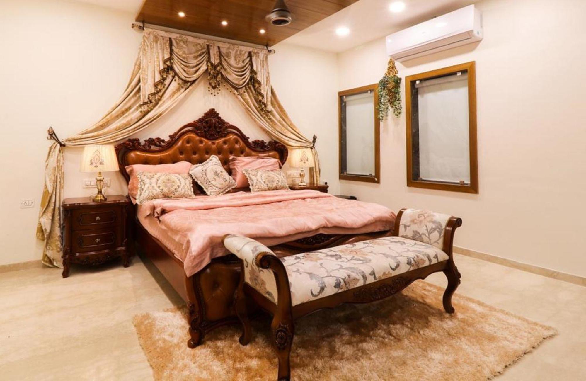 Royal Inn Hotel Ambaji Kültér fotó