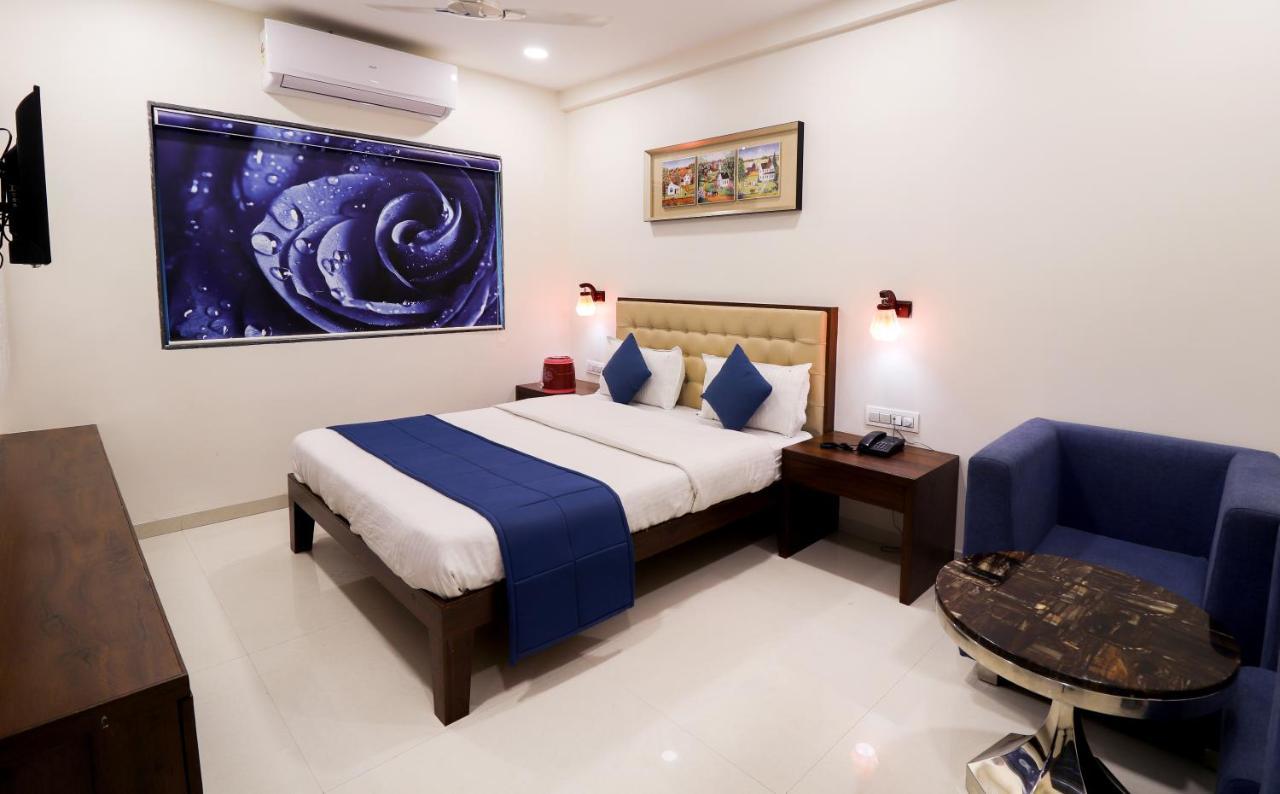 Royal Inn Hotel Ambaji Kültér fotó